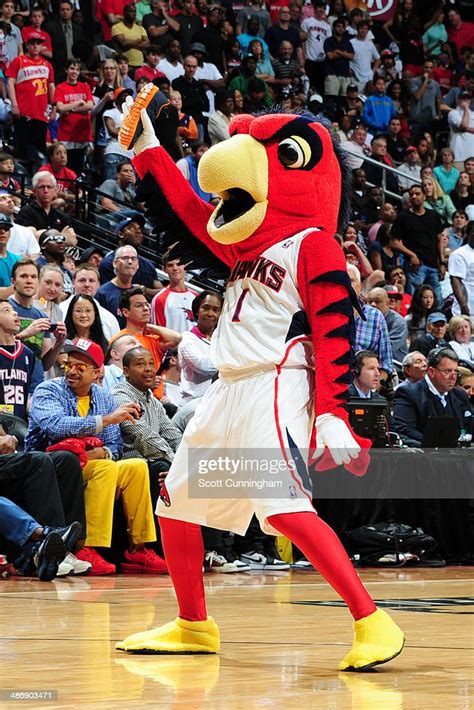 The Unforgettable Moments of Atlanta Hawks' Mascot Performers